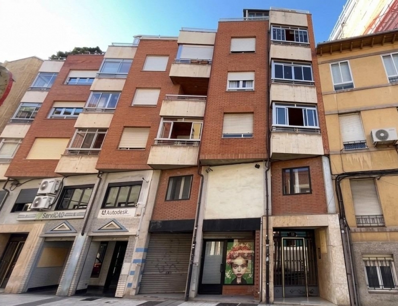 Ático en venta 3 habitaciones y garaje zona centro León