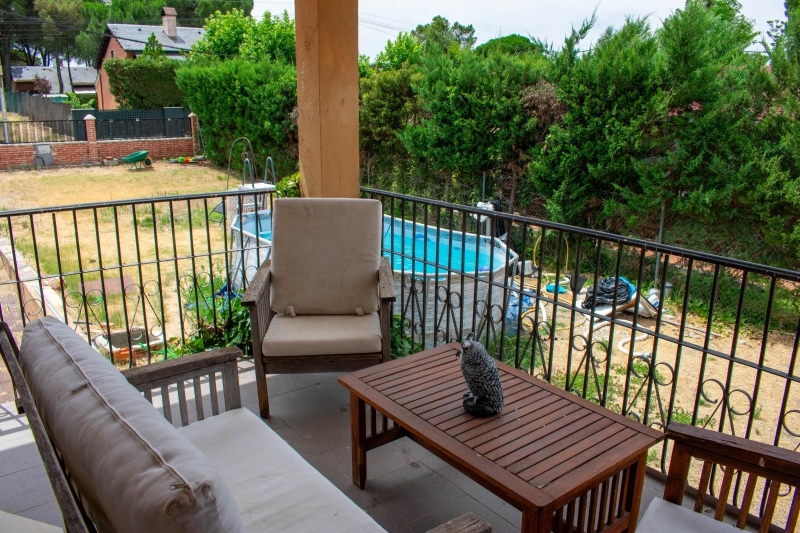 Chalet en venta con piscina en Las Fuentes Mojados