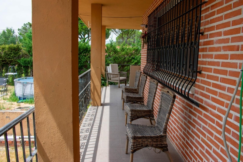Chalet en venta con piscina en Las Fuentes Mojados