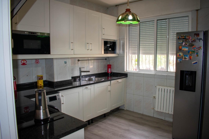 Chalet en venta con piscina en Las Fuentes Mojados