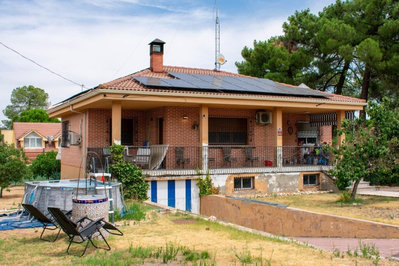 Chalet en venta con piscina en Las Fuentes Mojados
