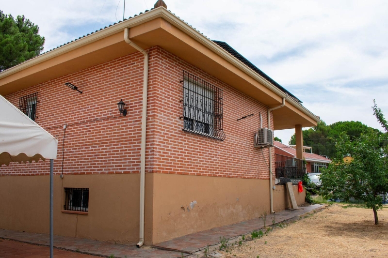 Chalet en venta con piscina en Las Fuentes Mojados