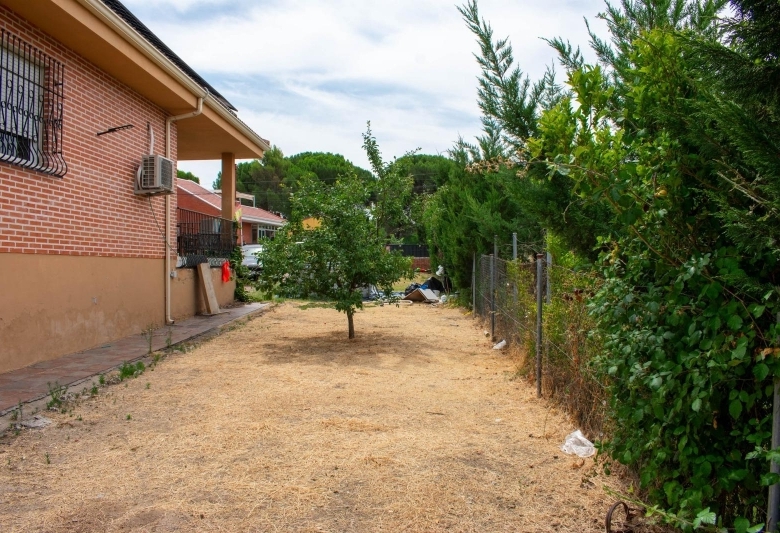 Chalet en venta con piscina en Las Fuentes Mojados